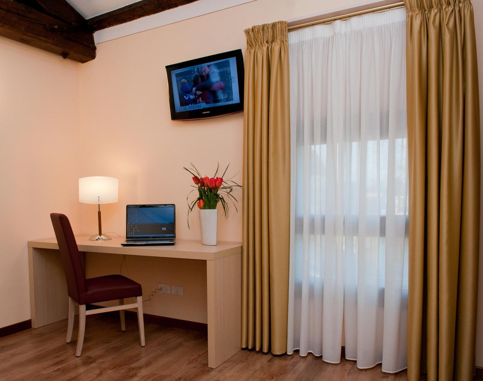 Hotel Villa Maternini Vazzola Habitación foto