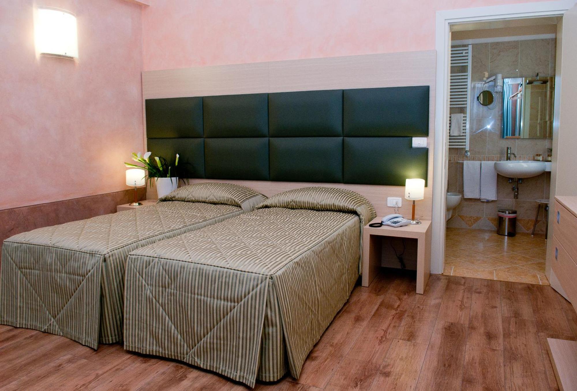 Hotel Villa Maternini Vazzola Habitación foto