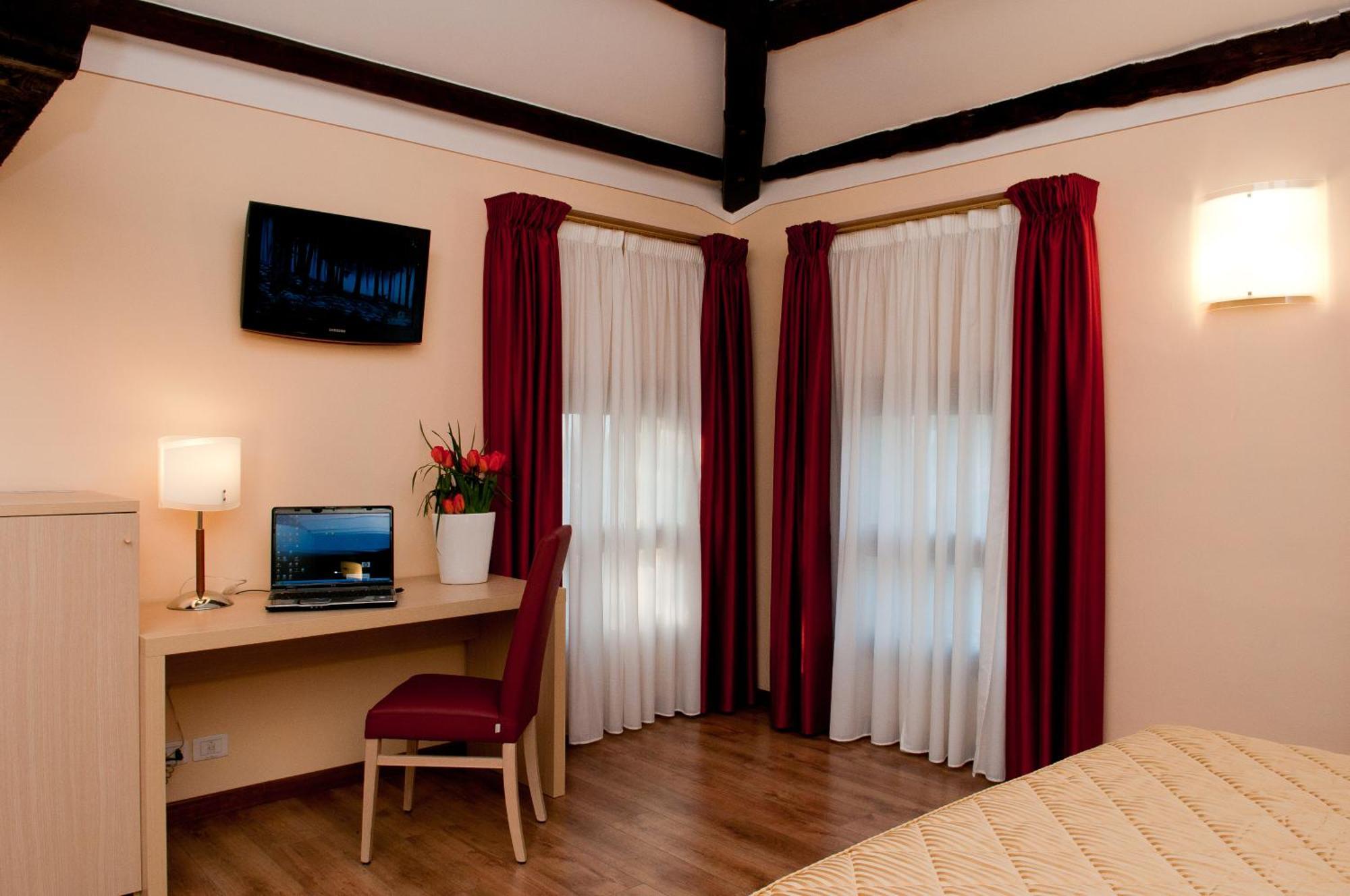 Hotel Villa Maternini Vazzola Habitación foto